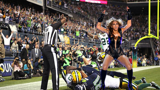 Illustration for article titled Roundup: The Best Beyoncé Photoshop Contest Submissions